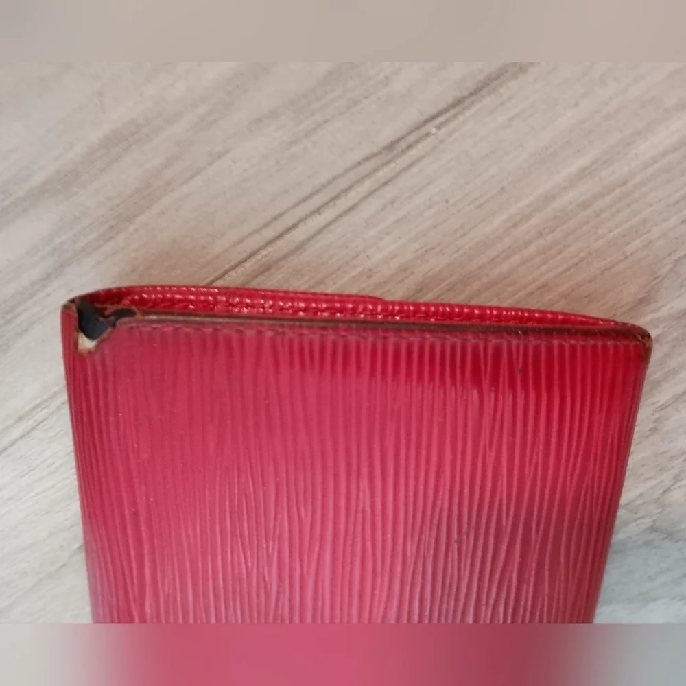 Louis Vuitton Sarah leather wallet red